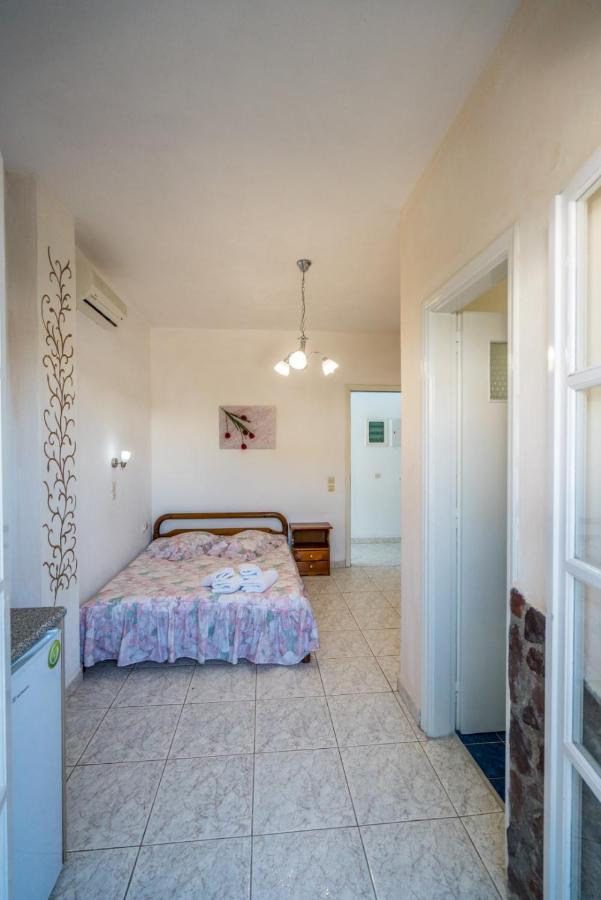 Aparthotel Limnes Perissa (Santorini)