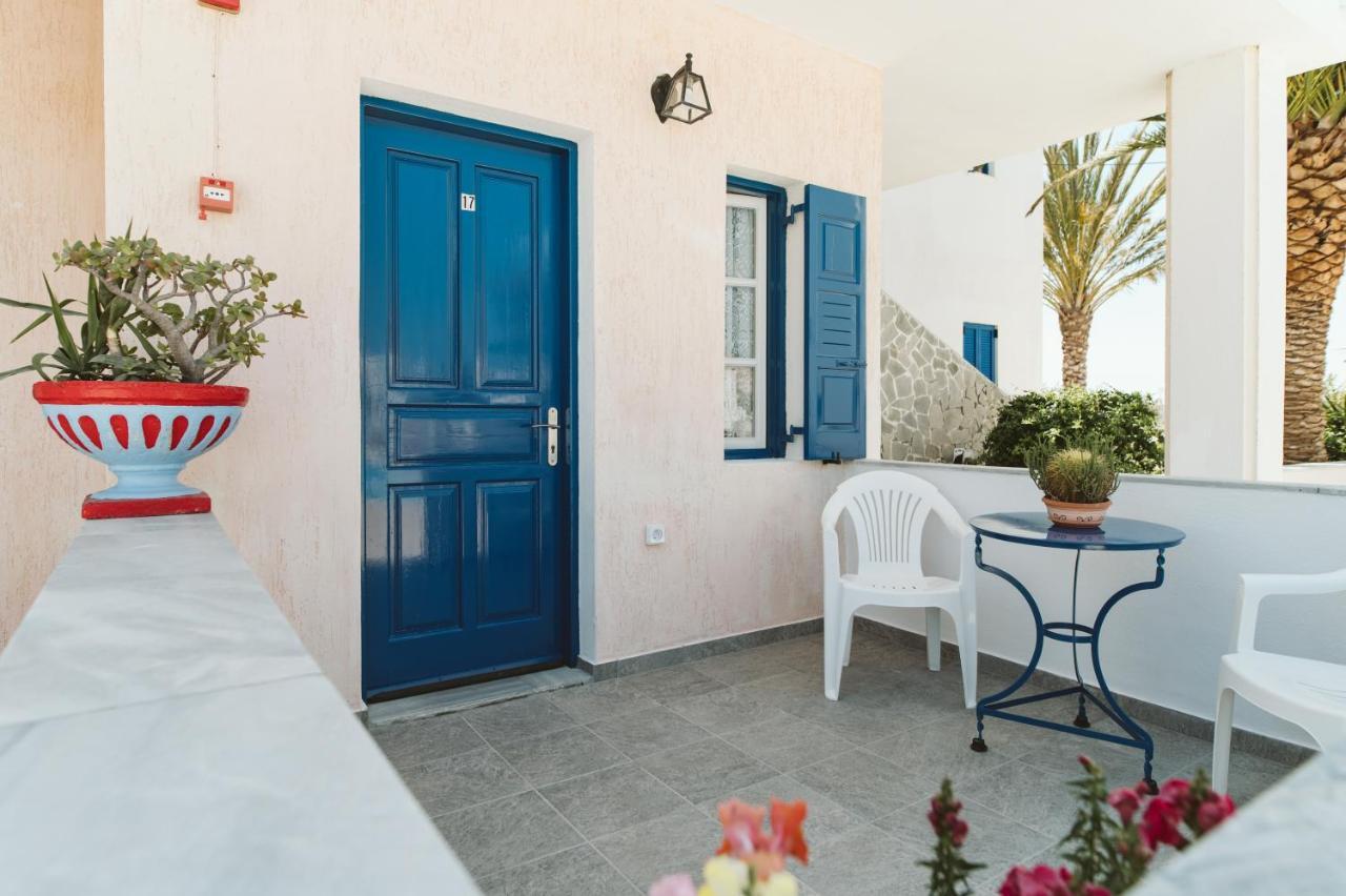 Limnes Aparthotel Perissa (Santorini)